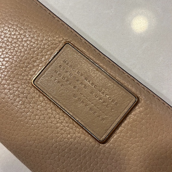 Authentic Marc Jacobs Wallet - Picture 2 of 4